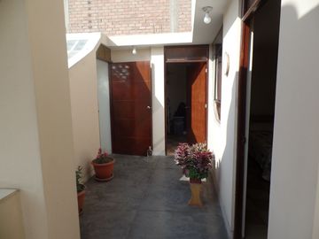 ¡Ubicadisima! Casa en Avenida - Urb. San Diego SMP