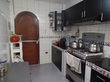 ¡Ubicadisima! Casa en Avenida - Urb. San Diego SMP