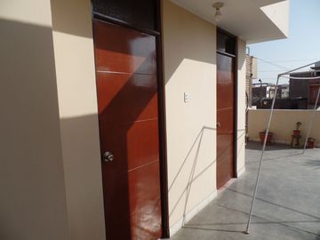 ¡Ubicadisima! Casa en Avenida - Urb. San Diego SMP