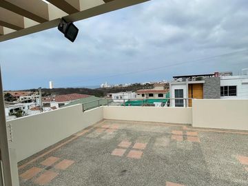 Casa en VENTA o RENTA con piscina, Zona Sur, Urbanizacion Manta Beach, San Mateo, Manta, Ecuador