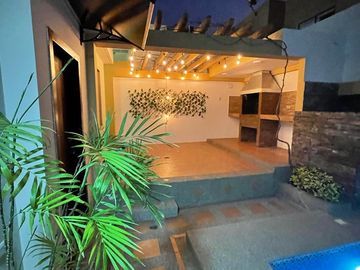 Casa en VENTA o RENTA con piscina, Zona Sur, Urbanizacion Manta Beach, San Mateo, Manta, Ecuador
