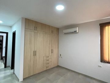 Casa en VENTA o RENTA con piscina, Zona Sur, Urbanizacion Manta Beach, San Mateo, Manta, Ecuador