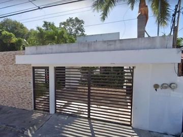VENTA DE ACOGEDORA Y AMPLIA CASA EN LA SUPERMANZANA 27 CANCUN