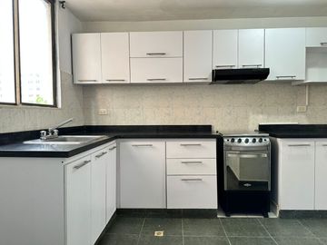 Apartamento en venta en Villa Country.