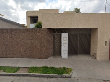 SE VENDE BONITA Y AMPLIA CASA EN SAN LUIS
