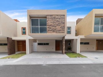 Venta de casa en Fraccionamiento La Vista Residencial con amenidades
