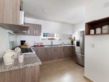 Venta de casa en Fraccionamiento La Vista Residencial con amenidades
