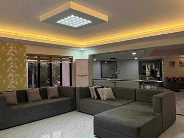 FOR SALE FULLY FURNISHED LUXURIOUS MODERN HOUSE IN MABALACAT CITY NEAR NLEX