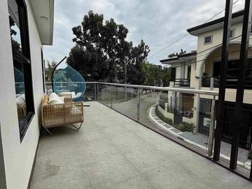 FOR SALE FULLY FURNISHED LUXURIOUS MODERN HOUSE IN MABALACAT CITY NEAR NLEX