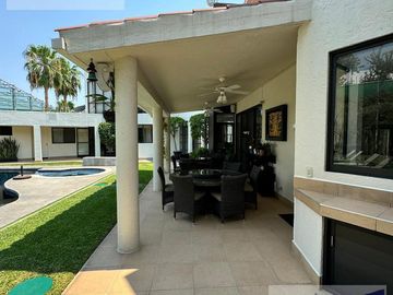 SE VENDE CASA SOLA FRACCIONAMIENTO BURGOS CON FRONTON TEMIXCO MORELOS.