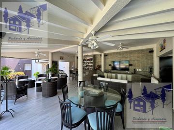 SE VENDE CASA SOLA FRACCIONAMIENTO BURGOS CON FRONTON TEMIXCO MORELOS.