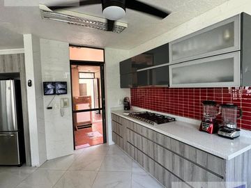 SE VENDE CASA SOLA FRACCIONAMIENTO BURGOS CON FRONTON TEMIXCO MORELOS.