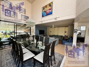 SE VENDE CASA SOLA FRACCIONAMIENTO BURGOS CON FRONTON TEMIXCO MORELOS.