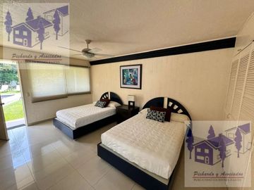 SE VENDE CASA SOLA FRACCIONAMIENTO BURGOS CON FRONTON TEMIXCO MORELOS.