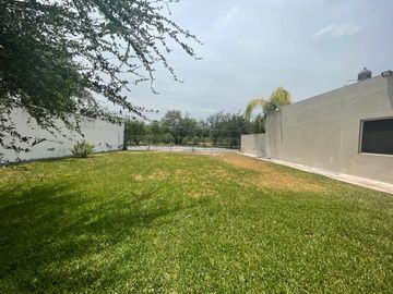 QUINTA VENTA PORTAL DEL NORTE FRENTE A PARQUE