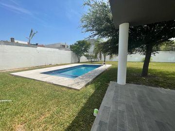 QUINTA VENTA PORTAL DEL NORTE FRENTE A PARQUE