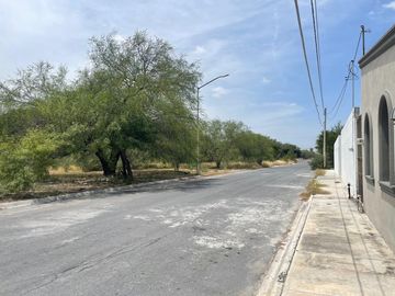 QUINTA VENTA PORTAL DEL NORTE FRENTE A PARQUE