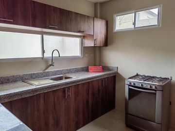 Venta de casas en la la Urbanización La Martina, 3 dormitorios, a crédito.