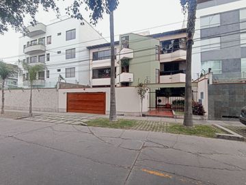 VENTA DEPARTAMENTO CON AMPLIA TERRAZA EN URB. CHACARILLA SURCO