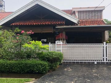 Rumah Strategis di Deman Asri, Kebayoran Lama - Ideal untuk Keluarga