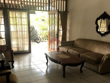Rumah Strategis di Deman Asri, Kebayoran Lama - Ideal untuk Keluarga