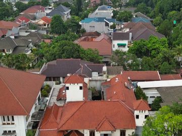 Di Jual Guest house aktif di lebak bulus jakarta Selatan