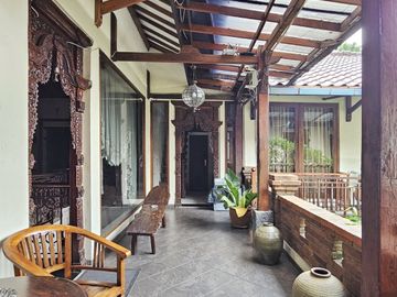 Di Jual Guest house aktif di lebak bulus jakarta Selatan