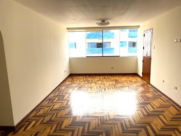 Venta Departamento De 202M2, En Santiago De Surco !!!