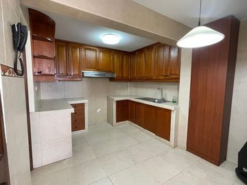 Venta Departamento De 202M2, En Santiago De Surco !!!