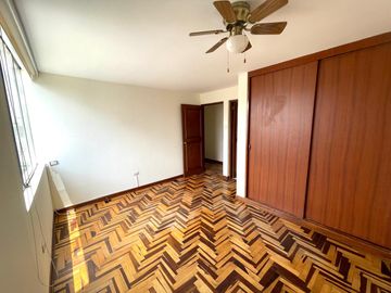 Venta Departamento De 202M2, En Santiago De Surco !!!