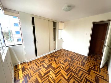 Venta Departamento De 202M2, En Santiago De Surco !!!