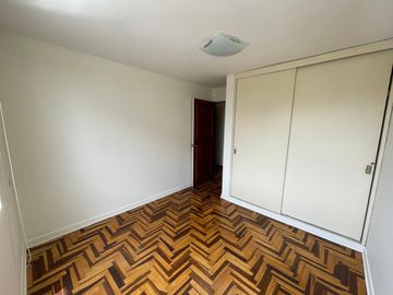 Venta Departamento De 202M2, En Santiago De Surco !!!