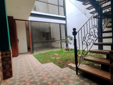 Loft en centro de Cuenca (casa gran colombia)
