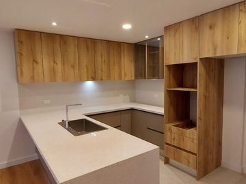 🏡Departamento de Lujo de 2 Dormitorios en el Paseo 3 de Noviembre, Puertas del Sol, Ordoñez Lasso🏡