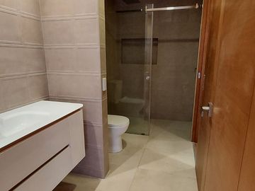 🏡Departamento de Lujo de 2 Dormitorios en el Paseo 3 de Noviembre, Puertas del Sol, Ordoñez Lasso🏡