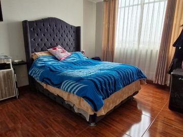 Venta de Departamento Triplex San Martin de Porras