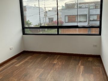 LA MEJOR ZONA DE AURORA MIRAFLORES DPTO EN VENTA