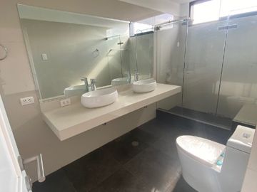 LA MEJOR ZONA DE AURORA MIRAFLORES DPTO EN VENTA