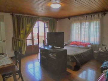 OCASIÓN! SE VENDE HERMOSISIMA CASA  A.T. 519 M2, 4 DORMITORIOS, 3 ESTACIONAMIENTOS EN URB. SANTA MARÍA CHOSICA