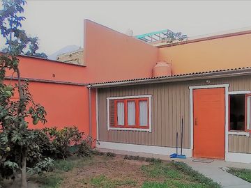 OCASIÓN! SE VENDE HERMOSISIMA CASA  A.T. 519 M2, 4 DORMITORIOS, 3 ESTACIONAMIENTOS EN URB. SANTA MARÍA CHOSICA