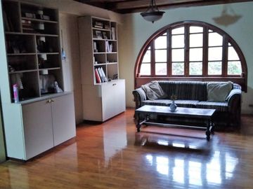 OCASIÓN! SE VENDE HERMOSISIMA CASA  A.T. 519 M2, 4 DORMITORIOS, 3 ESTACIONAMIENTOS EN URB. SANTA MARÍA CHOSICA
