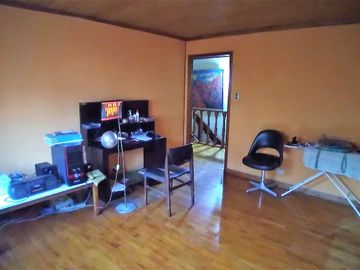 OCASIÓN! SE VENDE HERMOSISIMA CASA  A.T. 519 M2, 4 DORMITORIOS, 3 ESTACIONAMIENTOS EN URB. SANTA MARÍA CHOSICA