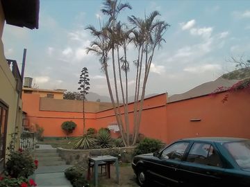 OCASIÓN! SE VENDE HERMOSISIMA CASA  A.T. 519 M2, 4 DORMITORIOS, 3 ESTACIONAMIENTOS EN URB. SANTA MARÍA CHOSICA