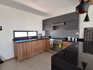 CASA EN PREVENTA DE 3 RECÁMARAS EN REAL DEL CAMINO.