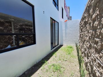 CASA EN PREVENTA DE 3 RECÁMARAS EN REAL DEL CAMINO.