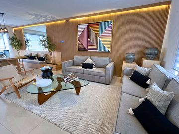 Casa en Venta: Encantadora Residencia en Lucerna, Zona Sur de Aguascalientes