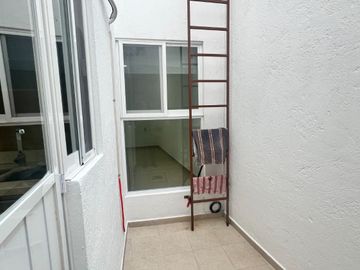 VENTA CASA SOLA AL SUR DE CUERNAVACA ALBERCA