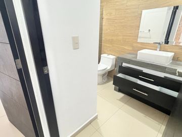 VENTA CASA SOLA AL SUR DE CUERNAVACA ALBERCA