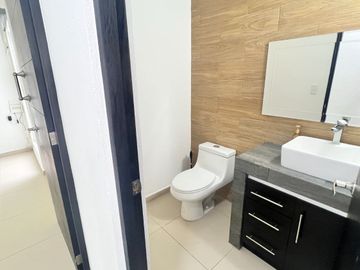 VENTA CASA SOLA AL SUR DE CUERNAVACA ALBERCA