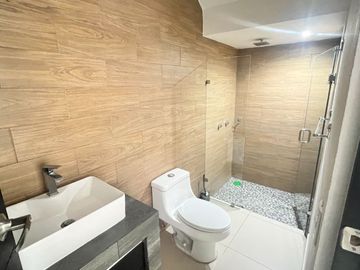 VENTA CASA SOLA AL SUR DE CUERNAVACA ALBERCA